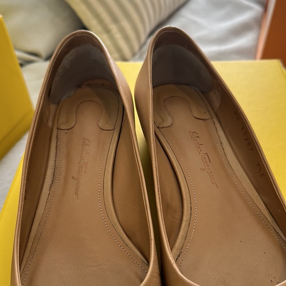 Salvatore Ferragamo - Nude Block Heels - Size 7.5 - Picture 7 of 11